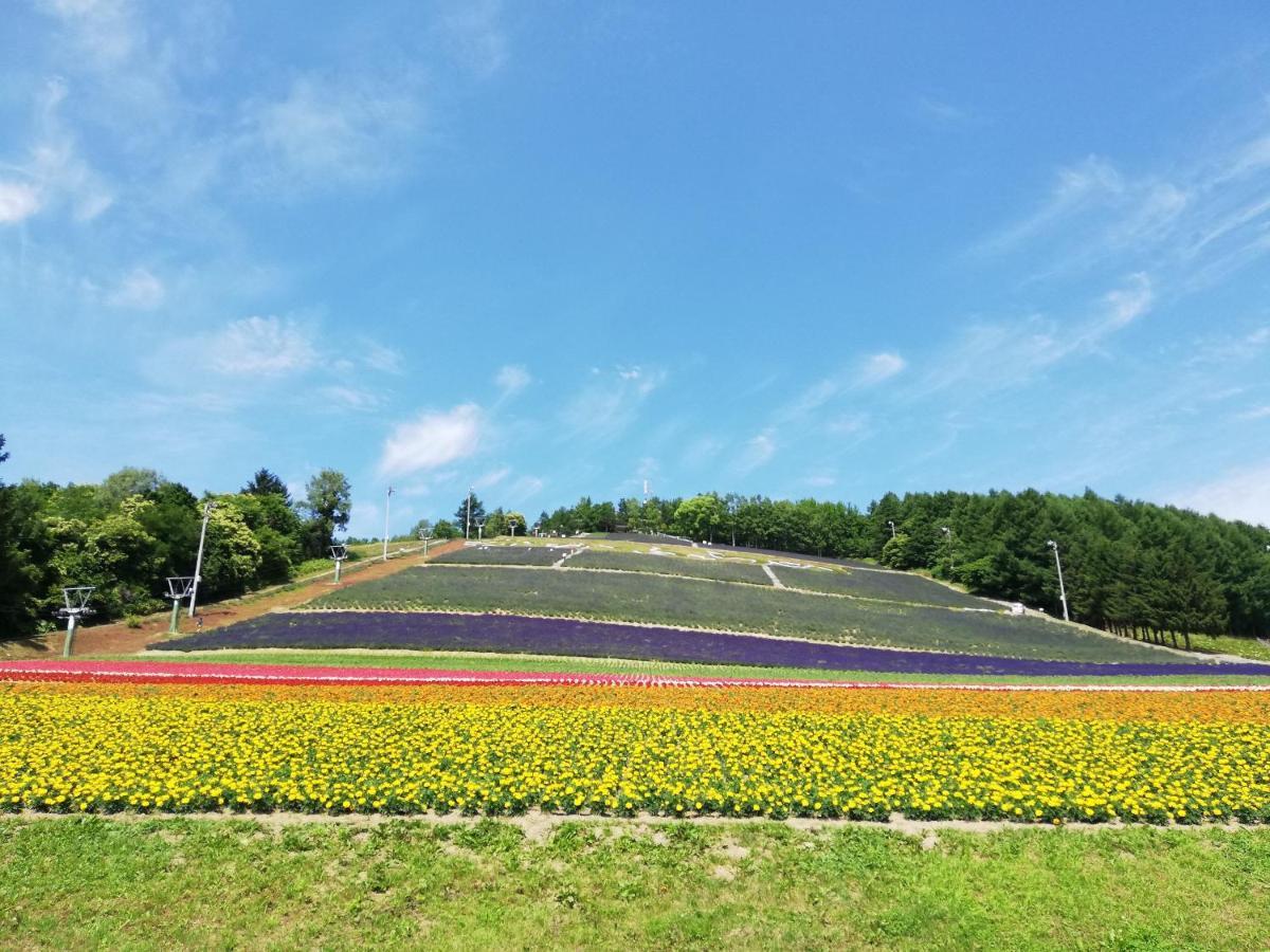 Hotel Hanafuji Inn Furano Exterior photo